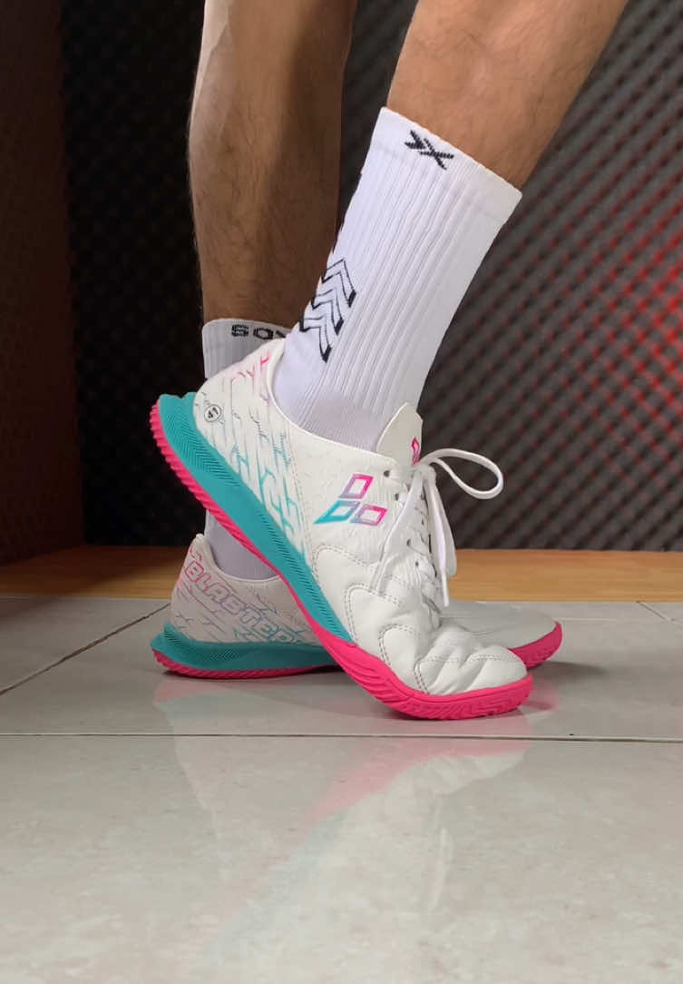 Sepatu Futsal Kece Brand Lokal 🇮🇩 #blasterprocontrol #asmr #sepatufutsal #fypage #trend 