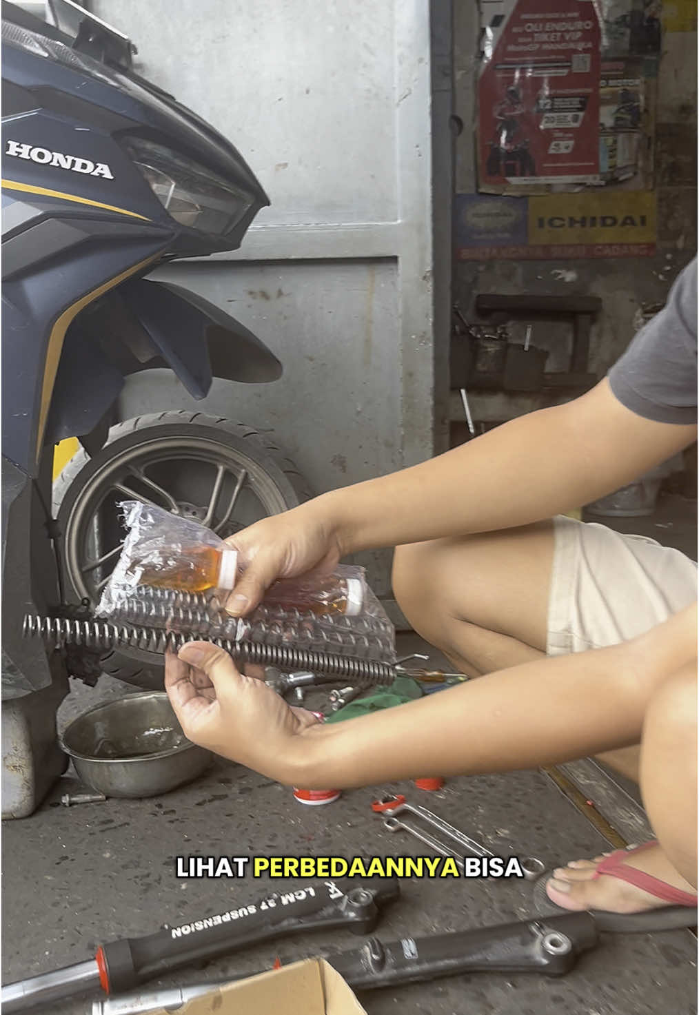 Paket lengkap downsize shockbeaker depan yang ingit pendek sudah ada harganya cuman 80ribu. #downsize #downsizestyle #downsizevario #cuantanpabatas 