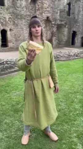 As soon as stronghold was mentioned we were all stuck down with a strange malady. Wessex and Reading also helped out. . . . . #medievalmemes #medievaltiktok #stronghold #strongholdmemes #historianormannishereford #historianormannis #gistorianormannisreading #historianormanniswessex #historianormanniswales #raglan #medieval 