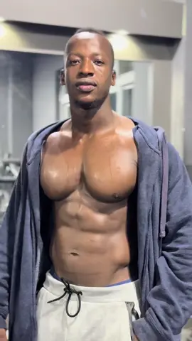 Ma rabta inaa garbo qurxon yelato #somalitiktok #mogadishu #xybca #fitnessmotivation #explore #1m #for #physique #Fitness #foruyou #100k 