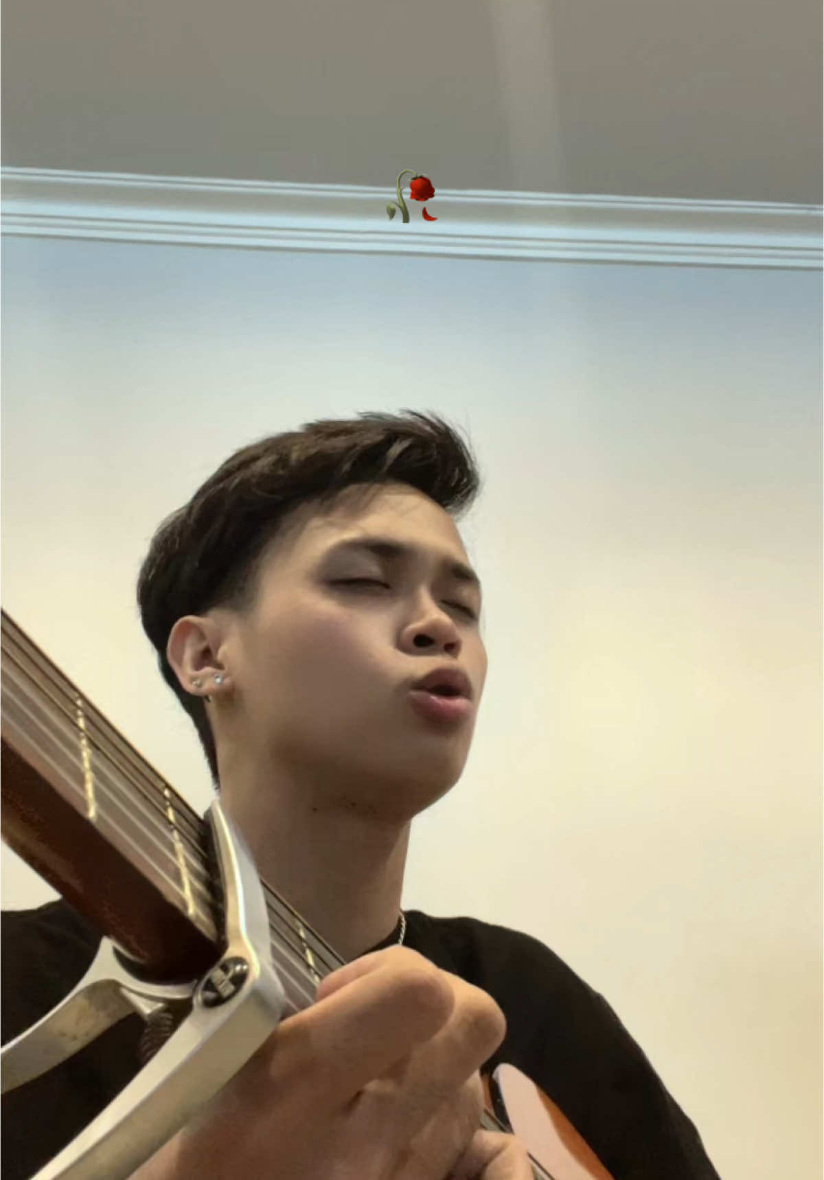 Ngikut trend “mangu” 🥀  maaf ada yg salah lirik 🙏🏻 Song : Mangu From : @fourtwntymusic  #mangu #mangucover #laguviral #galau #galaubrutal #galaustory #fourtwentymusic 