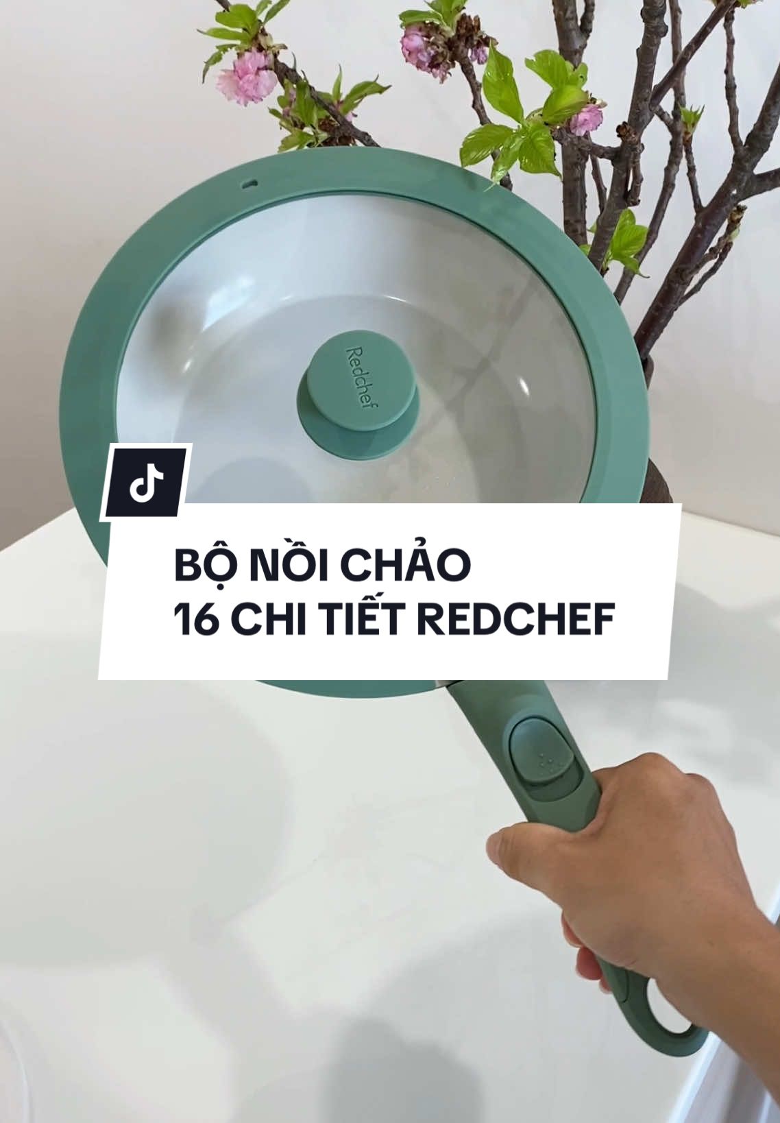Bộ nồi chảo 16 chi tiết Redchef an toàn lành tính mà gọn gàng nữa. Thiết kế tay cầm tách riêng rất tiện lợi nha @Redchef #giadungtienich #noinaucanh #noilotgom #noichongdinh #redchef 