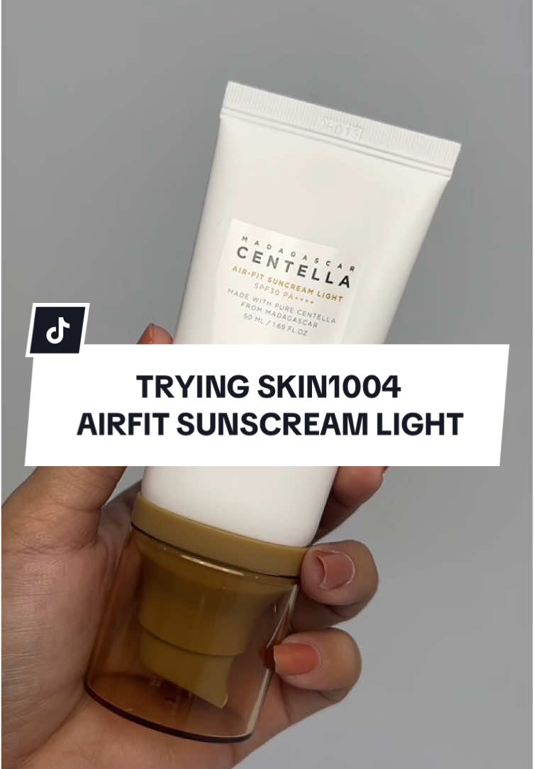 yang belum coba sunscreen ini, wajib coba sekarang juga yaa 🤩#skin1004 #airfitsuncreamlight 