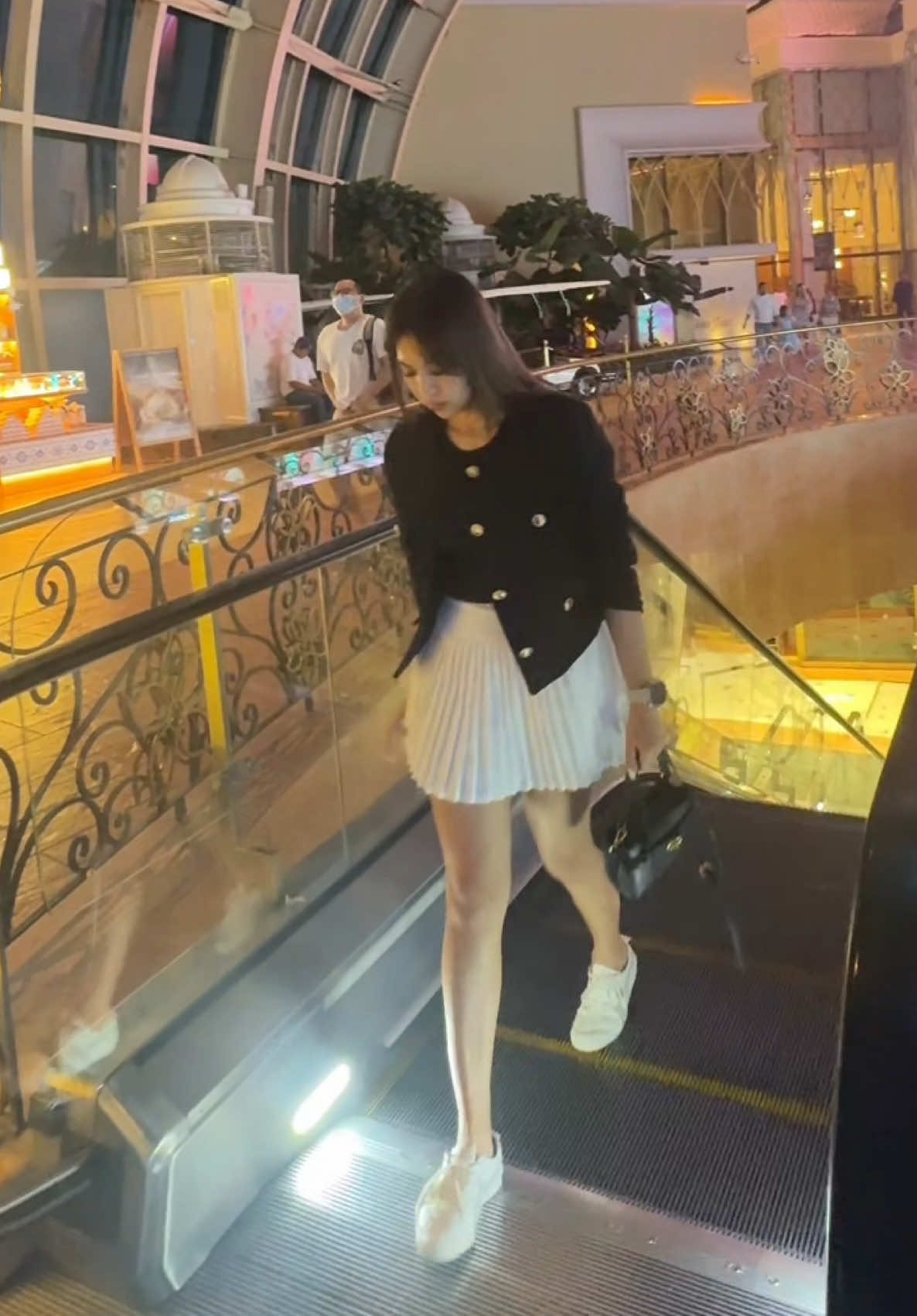 🤍  #highwaistskirt #fyp #OOTD #momootd #outfitideas 