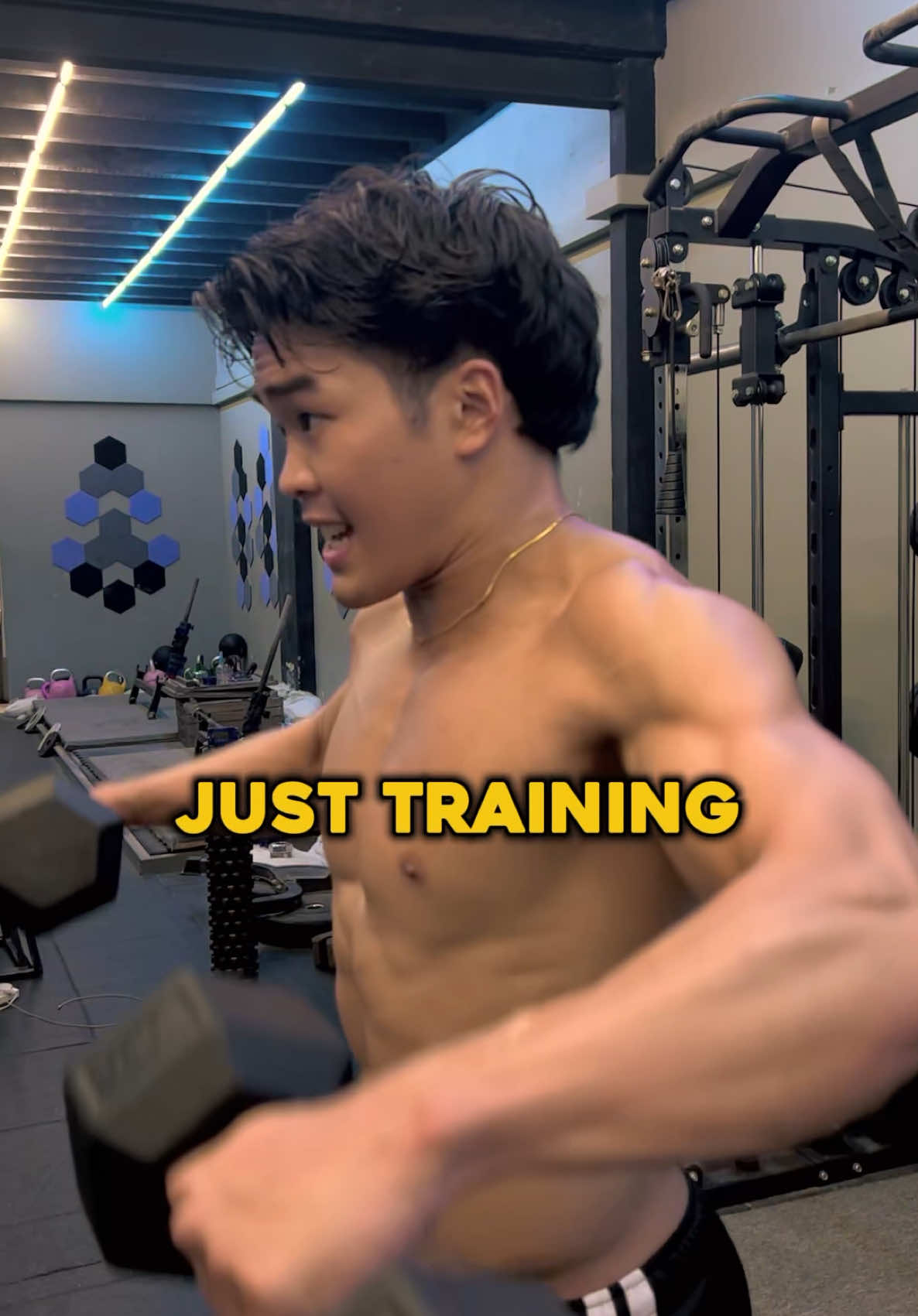 Still doing bro splits and wondering why you’re not growing? You don’t need more days in the gym, you need smarter structure. Follow and I’ll show you how to build muscle without living in the gym.  #Fitness #gym #muscle #strength 