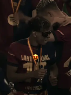Lamine Yamal 😍❤️💙 @Lamine Yamal #lamineyamal #barcelona #joven #goat #crack #editor #guapo #paratiiiiiiiiiiiiiiiiiiiiiiiiiiiiiii #fyp 