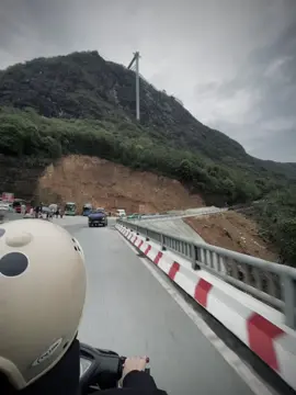 Đợi anh giàu rồi anh kiếm em sau nhé ! 