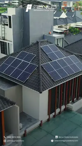 Punya rumah di kawasan sejuk dan asri kayak gini tapi masih sering pusing sama tagihan listrik yang selangit dan sering terjadinya pemadaman?🏡🌿 Di proyek kali ini, kita pasang PLTS Hybrid di rumah seorang pebisnis di Kota Malang. Karena area atapnya terbatas, kita akalin dengan struktur mounting tambahan biar panel suryanya tetap maksimal menangkap sinar matahari. Hasilnya? Tetap estetik, fungsional, dan hemat energi! ⚡☀️ Dengan PLTS Hybrid, kamu nggak cuma bisa hemat tagihan bulanan, tapi juga bebas khawatir pas lagi ada pemadaman. Tetap produktif, tetap nyaman. 📩 Mau tahu cocoknya sistem seperti apa buat rumah kamu? Yuk, konsultasi & survey GRATIS sekarang juga. Cukup DM kami, dan tim kami siap bantu dari A sampai Z! 💬🔧
