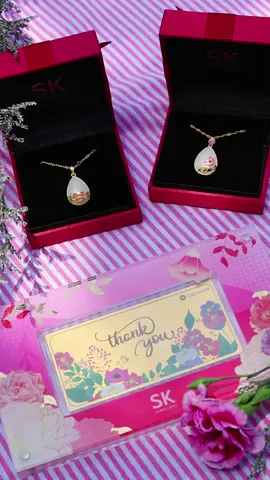 Refined, elegant, and luxurious - discover the perfect Mother’s Day gift for Mum. From our Mother’s Day collection, explore exquisite teardrop pendants of Hetian jade, accented with 999 pure gold and mother-of-pearl. With multiple designs available, there’s one for every Mum. Shop now at SK Jewellery✨ #SKJewellery #SKMothersDay #MothersDay #MothersDayGifts #Jade 