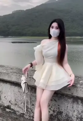 Đầm voan tơ lệch vai dáng xoè xinh quá nè #xuhuong #viral #fyp #moingaymotoutfit #goclamdep 