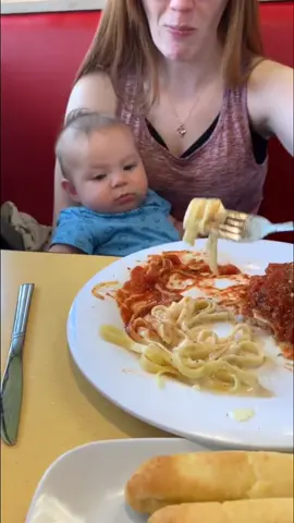 When the baby wants to eat too#funnyvideos #fyp #funnymoments #baby #babytiktok #funnybaby #lol #foryou #babyvideos #🤣🤣🤣 #babycute #funny 