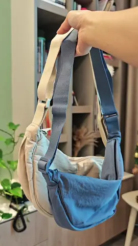 high quality #dumplingbag , very soft 💯 same quality as #uniqlo  ✅what I like about this bag: - quality is the same as the original, soft, fluffy, 3 way bag, a lot of color to choose from ❗comment down below if you want me to do another on hand review of other bags before you buy it ♥️ just comment the name of the bag or the link #slingbag #halfmoonbag #roundultraminibag 