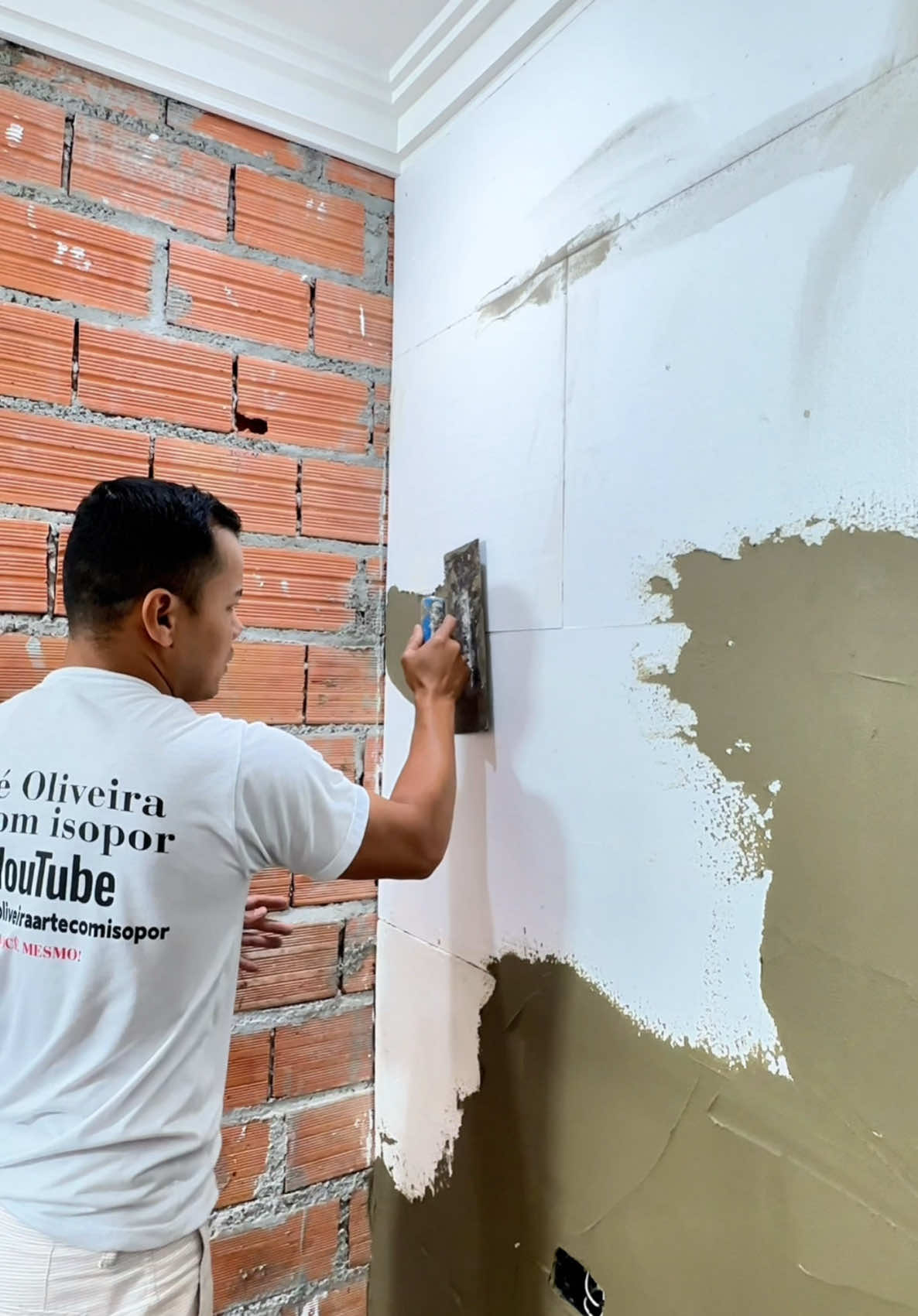 Como colar tela de fibra de vidro revestimento de isopor EPS #dicas #decoracao #isopor #revestimento 