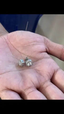 baka ikaw nalang wala nito✮⋆˙ #stud #earrings #earringsformen #earringstyle #accessories #bling #fyp #foryou #fypシ゚ #fyppppppppppppppppppppppp 