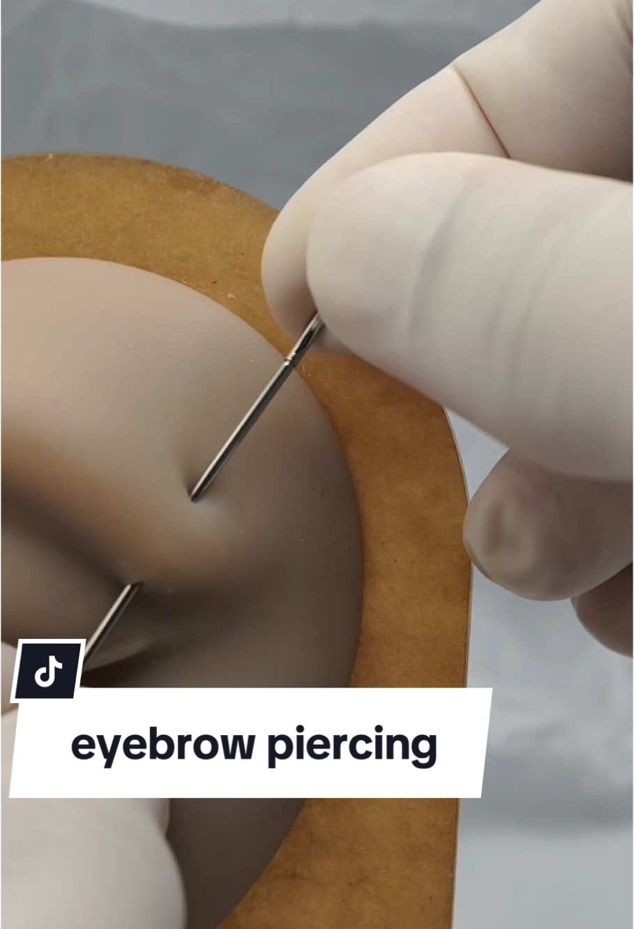 Eyebrow piercing #eyebrowpiercing #piercing #piercings #piercingcheck #piercingtok #piercingstudio #piercinglovers #piercingsoftiktok #vairal #fyp 