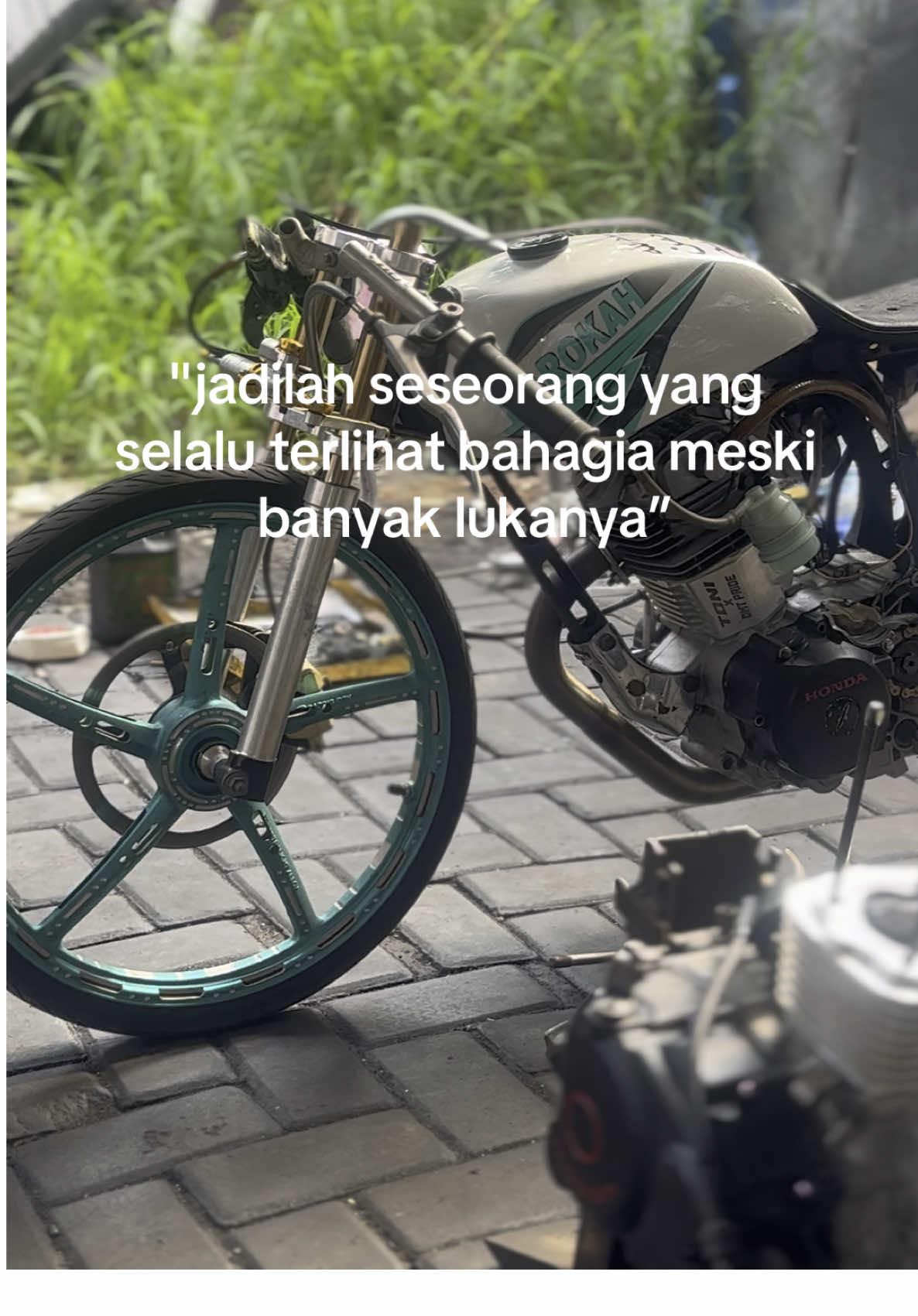 sakit mna tidak ku pendam sendiri