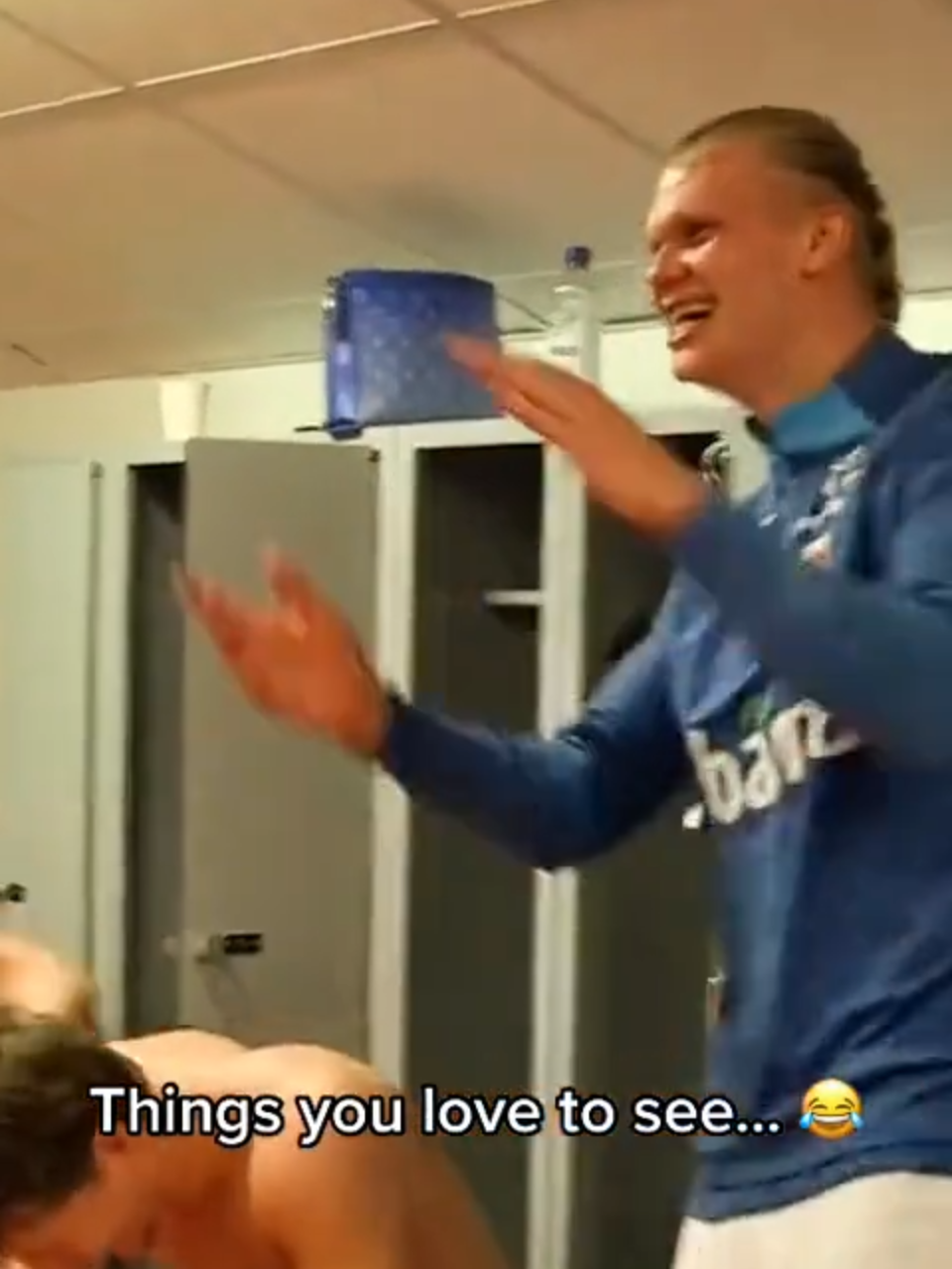 Erling Haaland dancing to the Erling Haaland song! 😂 #90min #haalandsong #haalandhaaland #norwayfootball