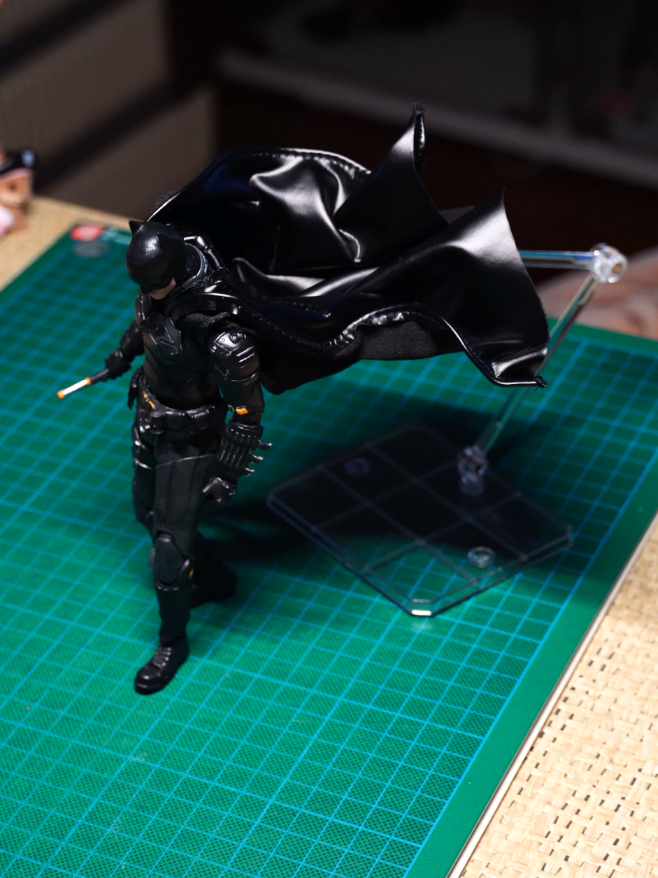 Honestly it's a good bootleg, don't look too closely at the face sculpts and you'll love it. Poses are at the end. The articulation is limited but that's just how the figure originally is, or close to, the original has more ab crunch. The cape is wired and poses nicely. No loose joints. All the accessories are there. Pretty good bootleg I'd say. I got mine from AliExpress  Action figure is: Bootleg The Batman MAFEX no. 188 #mafex #bootleg #ko #1/12 #actionfigure #batman #gotham #pose #poses #knockoff #thebatman 