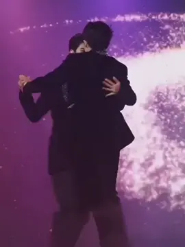 Replying to @loverrujk_ #markford ; selalu sedih kalau ngedit pake lagu ini, nyesek nya itu dua kali lipat. sehat selalu dua kesayangan ku, semoga langgeng Mark dan Ohm. semoga bahagia selalu menyertai mu Ford 🤍 #thailand🇹🇭 #gmmboys 