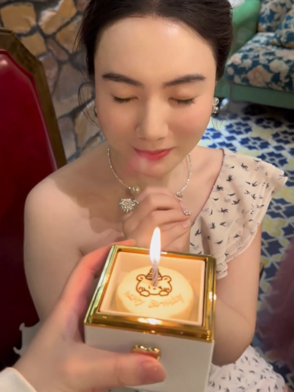 Hộp bánh sinh nhật bất ngờ #hopnhanbanhkem #foryou #xuhuong #quatangbangai 