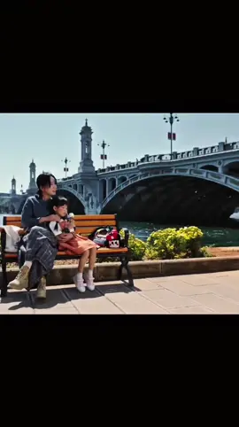 Ключевым моментом здесь является демонстрация ребёнку безусловной любви и принятия. Любовь родителей должна исходить не из достижений, а из факта существования ребенка. Важно внушить малышу, что его любят не за хорошие отметки или победы, а просто потому, что он существует, что он родной и любимый человек. Когда родители начинают обращать внимание на самого ребенка, его интересы, чувства и нужды, демонстрируя безусловную любовь и принятие, ребенок начинает чувствовать себя безопасно и уверенно. Это даёт ему возможность расти здоровым, счастливым и ответственным человеком, способным самостоятельно устанавливать правильные цели и успешно их достигать. #life #live #dorama #top #recomendaciones #lover #doramamoment #monent #bestfortheday #goodvibe #ppl #people #doramakorea #korea #doramakiss #doramalove #netflix 