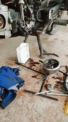 bongkar mesin Supra x lama #supraxlama #supra x lama kopling #masukberanda #fypシ゚ 