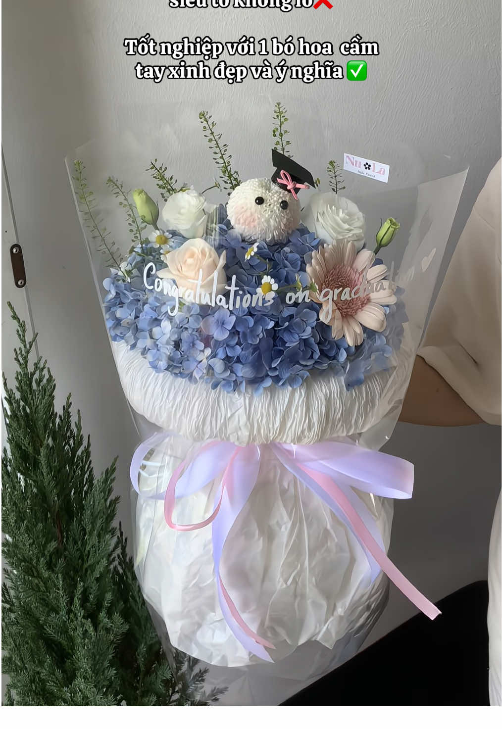 Hoa tốt nghiệp cho những người thích sự xinh đẹp💕 #nulaflorist #shophoabinhthanh #hoatuoisaigon #hoatotnghiep #camtucau #fypシ #viral #foryou #hoatangnguoiyeu #happybirthday #happyanniversary 