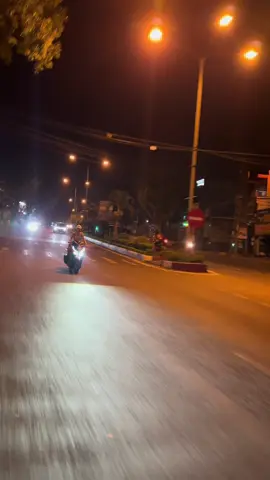 Lại bắt gặp idoll hôm trước anh em ạ nhìn nét quá😆#xhuongtiktok #81gialai #viral #vairo #abcxyz 
