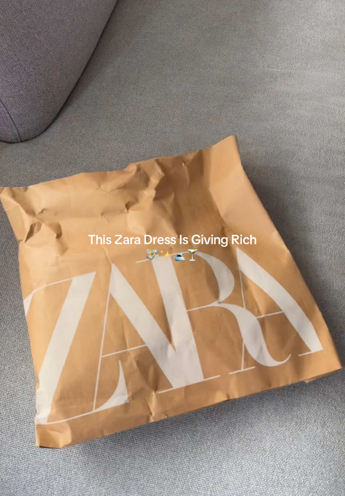 How perfect🥹😍✨💅🏻 a must have🤍 #zarahaul #zarafinds #zaradress #oldmoneyoutfits #oldmoneystyle #chicdress  