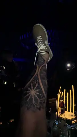 Gw gk tau maksud dia kirim gw video ini apa?? Mau pamerin Sepatu baru dia?? Mau pamerin Tattoo baru dia?? Atau Mau pamerin dia pigi club baru?? Menurut loe gmana?? #tattoos #tattoo #hendricshinigami #tattootiktok #fypage #fyp #tattooartist #masukberandafyp #tattooideas 