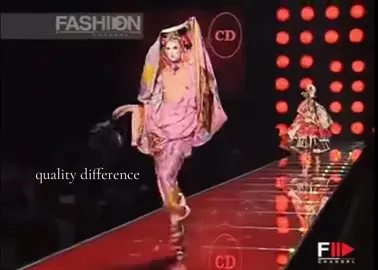 My fav HC show 🥺 #anastassiakhozzisova for #dior SS 2003 #hautecouture @Anastassia Khozissova #Runway #model #versace #fyp #fyppppppppppppppppppppppp FAKE BODY #fakebody 