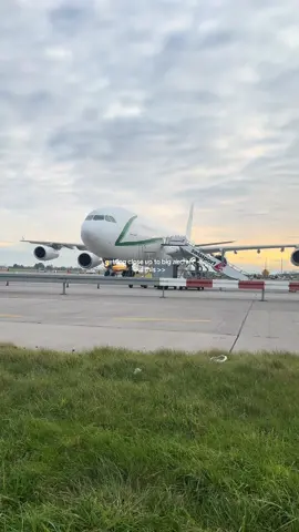 never did i think i’d get to see an a340 up close like this #irishaviation #dublinairport #planespotting #airport #ireland #aviation #planes #plane #a340 #airbusa340 #planetok #aviationfyp #irish #flight #flying #travel #avgeek 