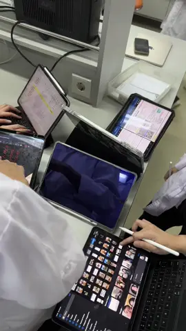 we love our ipad #ipadkid #medicalstudent 