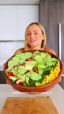 Green Goddess Chicken Cobb Salad. Recipe in bio! #salad #healthy #recipes 