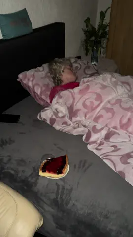 Geburtstag Prank an Oma #prank #oma #funn #sauer #schlafen #witzig 