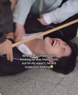 Left him on the ground lmaoo   #simjaeyun #simjake #jakesim #simjake #simjaeyunedit #simjaeyunenhypen #enhypenjake #enhypenjakeedit #enhypenjakesim #jakesim #jakesimenhypen #simjake #simjakeedit #enhypenfyp #enhypenjakeedits #jakeenhypen #jakeenhypenedit 