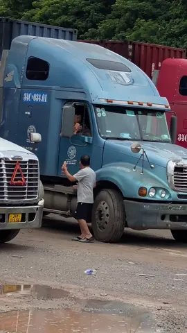 ăn đi ah do dự  trời tối mất 😂