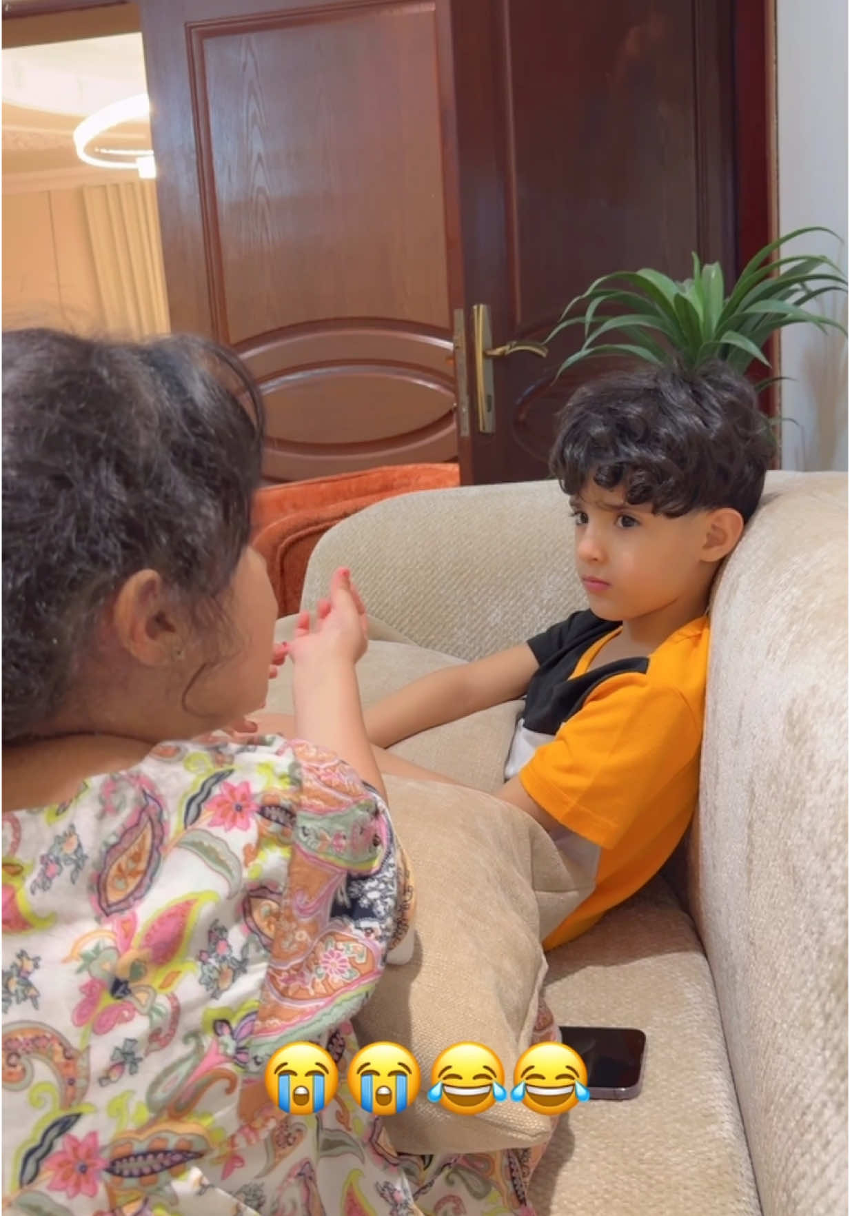 نصائح ناهي ليحيى قبل مايسافر اليمن 💔💔😂😂😂😂😂😂 #ناهي #ناهي_عبدالخالق 