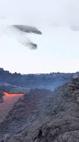 #lavaflow #volcanoeruption #iceland 