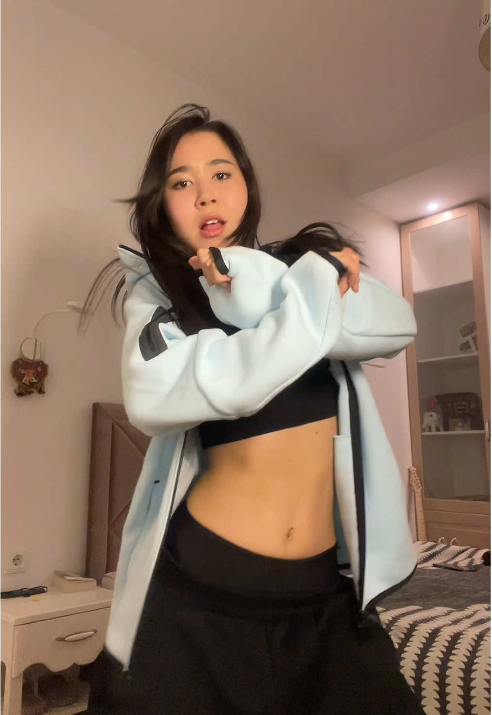 Gasolina x back it up 🩵 #fyp #gasolinaxbackitup #dance #CloseUpAuge #TikTokPromote #dancetrend #newdance #dancechallenge2025 #dancetrend2025 #gasolina #backitup #gasolinaxbackitupdance #viraldance #viral #explore 