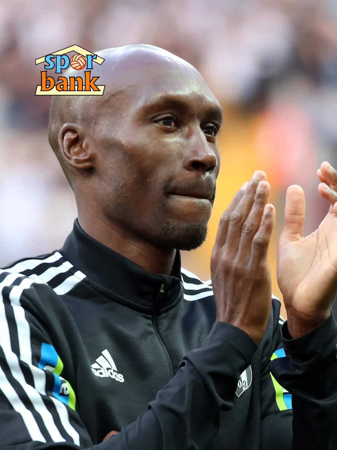 Maç bittikten sonra gelen gol: Atiba Hutchinson'ın veda maçı  10 sezon Beşiktaş forması terleten ve Süper Lig tarihine damga vuran Atiba Hutchinson son maçında Kasımpaşa ağlarını sarsarak futbola veda etmişti. #atiba #beşiktaş #veda #kasımpaşa #penaltı #takımotobüsü #sporbank