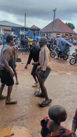 Karibuni nchini LIZABON bara la SONNGEA😂🍰 #BIRTHDAYBOY a.k.a SHEKHE