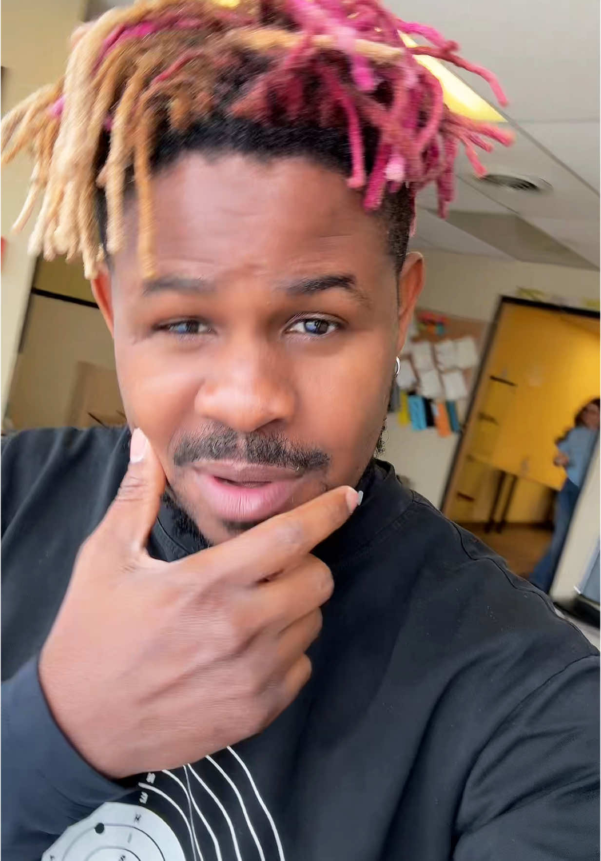 Stream up my song people #EkaleMa  Catch the vibe and moments as Marvellous aka Fikky Baddman tours the streets of your neighborhood with a mouthful of random questions  #FikkyBaddman #MarvellousMoments #StreetInterviews #VoxPop #FunnyVideos #Trending #SocialExperiments #YouTubeShorts #FunnyShorts #CrazyReactions #StreetPranks #ViralVideos #TorontoLifestyle #AfricanCreators #LifeInCanada #StreetCulture 