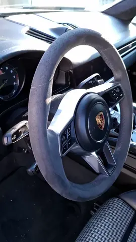 ASMR DETAIL PRO 🟢⚫️  Nettoyage d'un volant en Alcantara sur un Porsche Cayenne 💻 www.autodetailpro.fr  #asmr #asmrcleaning #detailing #autodetailpro #lavageauto #nettoyageauto #volantalcantara #steeringwheelalcantara #alcantara #porsche