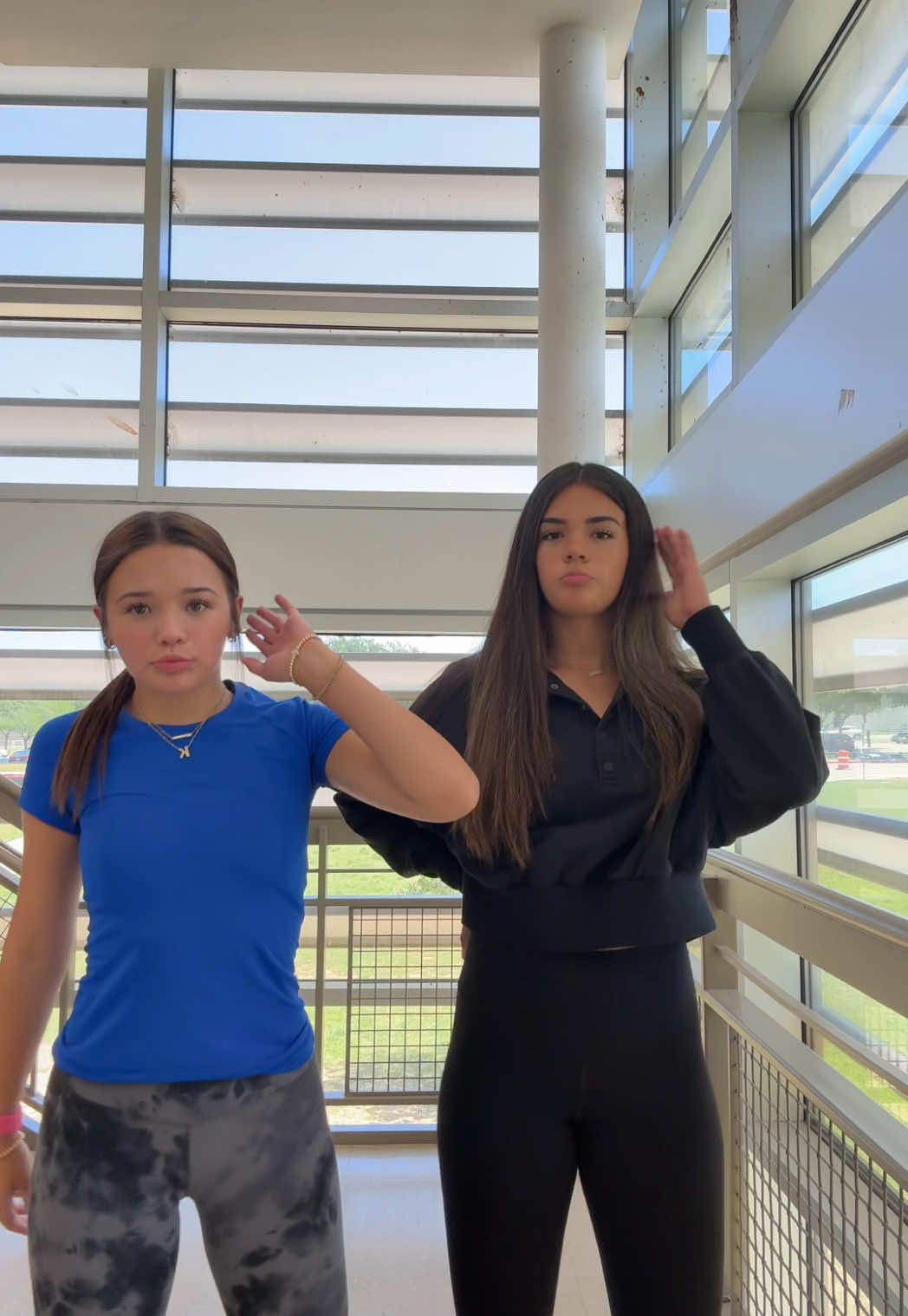 old dance #fyp #viral #olddance #lululemon #align #dances #dancetolearn #bouncewhenshewalk #audios #lipsync #brunette #2man #kamshae #biscuitbean #brunettes #sisters #dunks #gyatt #nike #blowup #trends #reposts 