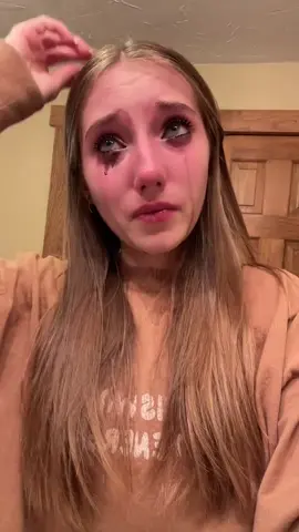 1 girl crying rp #fyp #makethisgoviral #rp #viral #model #rpaccount 