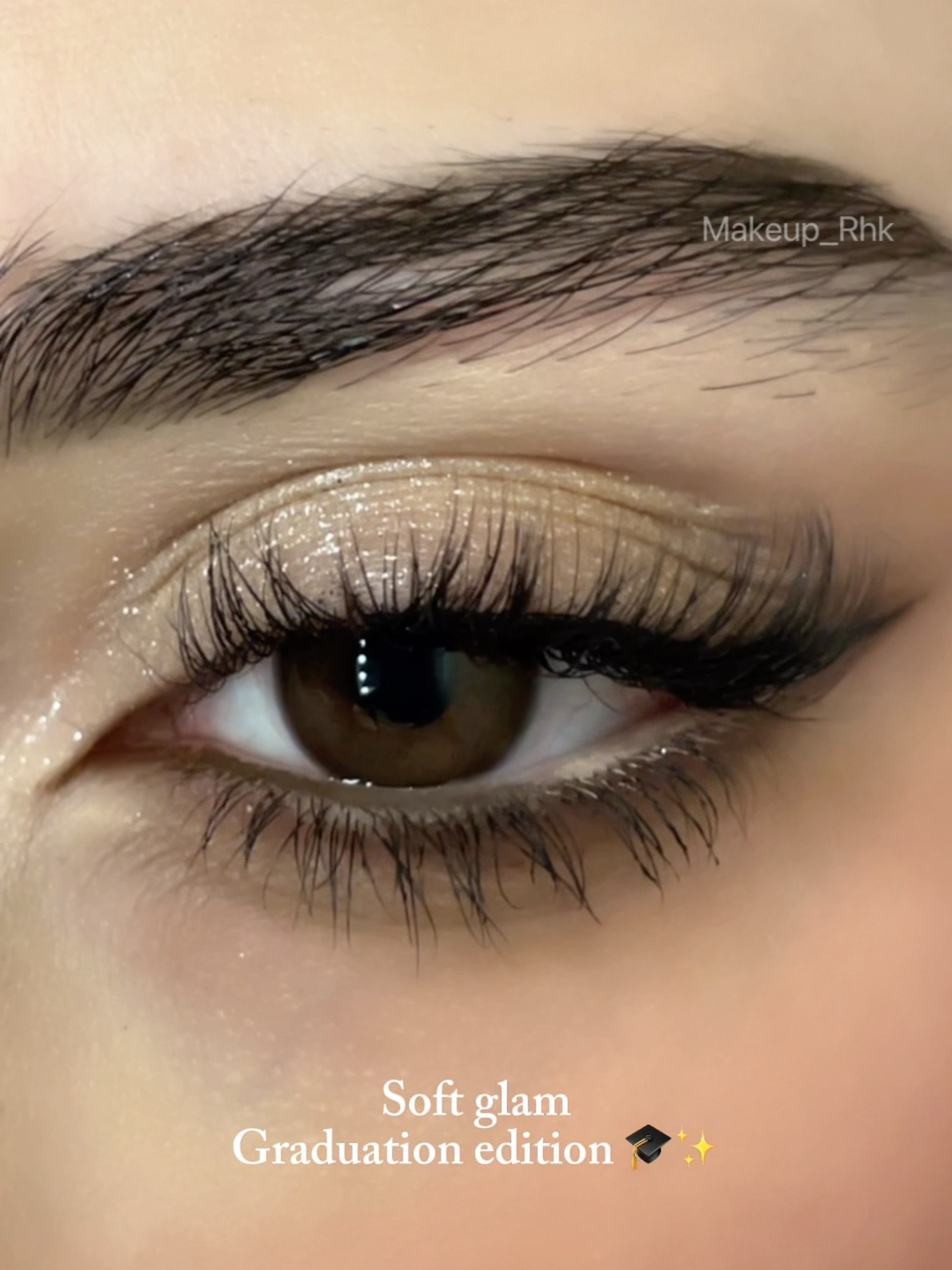 Graduation makeup 🎓✨ميك اب التخرج ناعم بتكنيك توسيع العين #makeup #Eyeliner #makeuptutorial