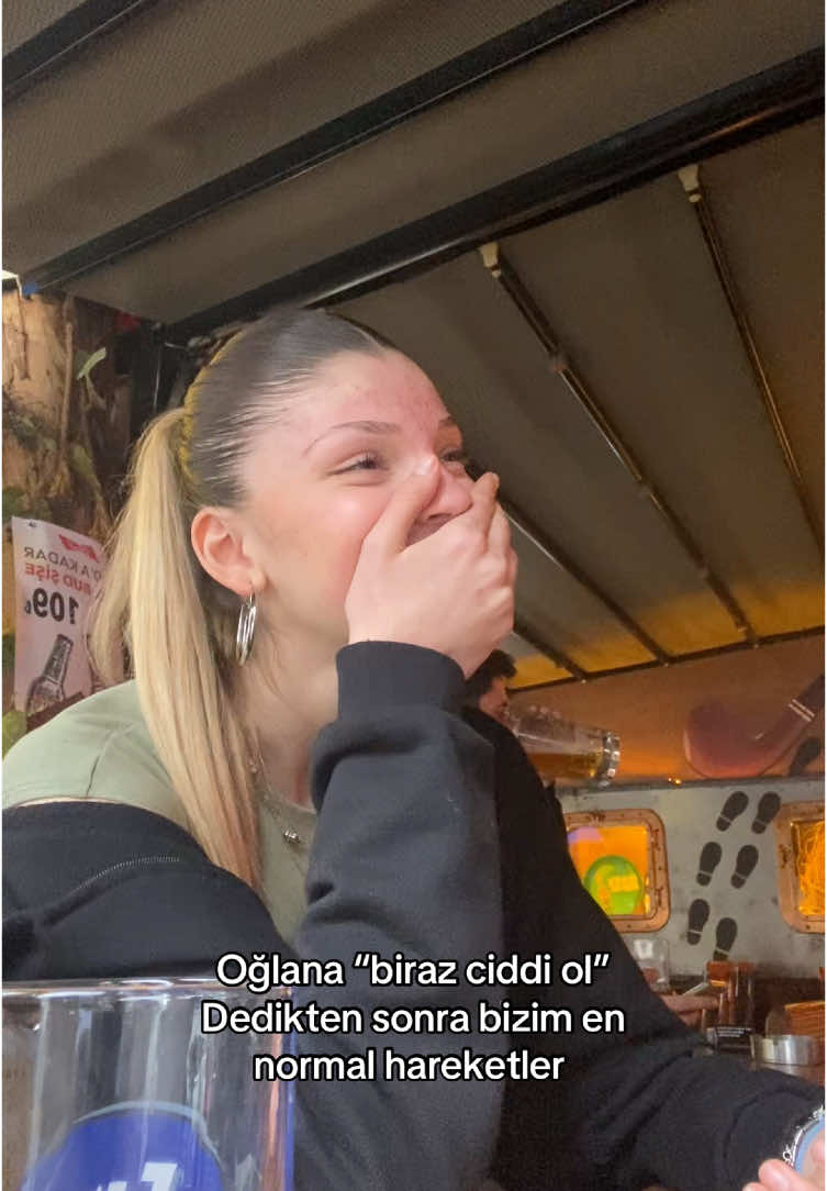Gülmekten konuşamam mesela