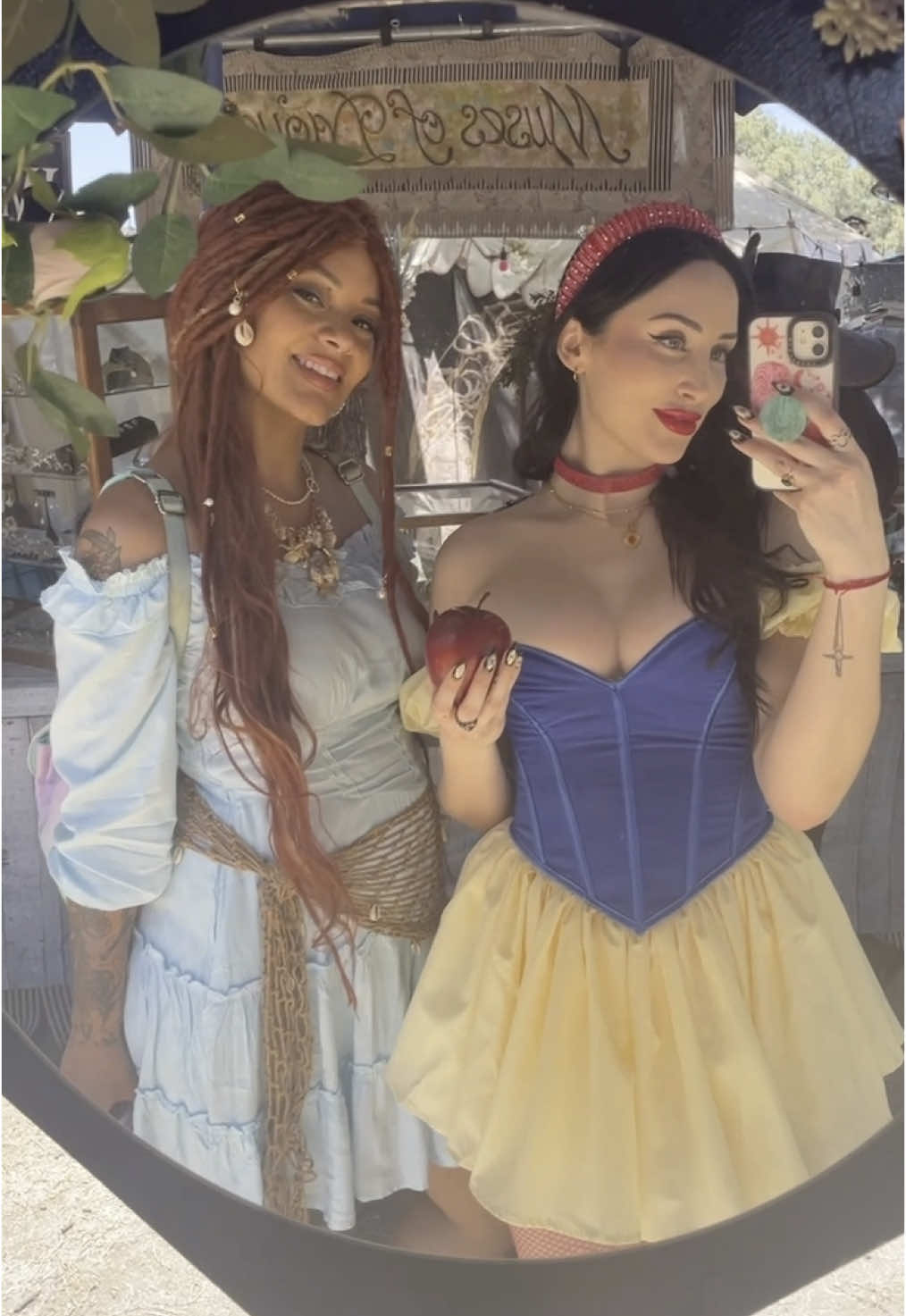 Everything’s better with friends ♥️ #renaissancefaire #irwindale #renfaire #renfairetiktok #snowwhite #disney #poisonapple @YT & IG: HELENOFJOY ✨ 