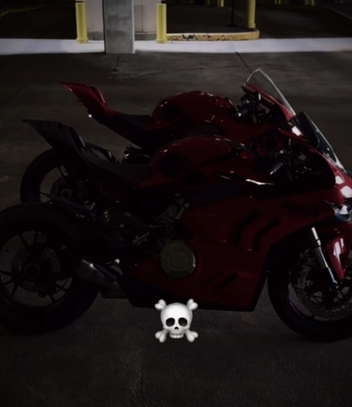 #capcut_edit 🏍️🍷😮‍💨 DUCATI PANIGALE V4🏍️🍷😮‍💨 #ducatipanigale #ducati #v4 #motos #alcorte #biker #motocycle #todoelmundo #seguidores #pasionporlasmotos @TikTok @CapCut @TikTok UKM Indonesia @TikTok Indonesia  @𝗘𝗗𝗜𝗧_ 𝗝𝗢𝗘𝗟 🏍️🧃 